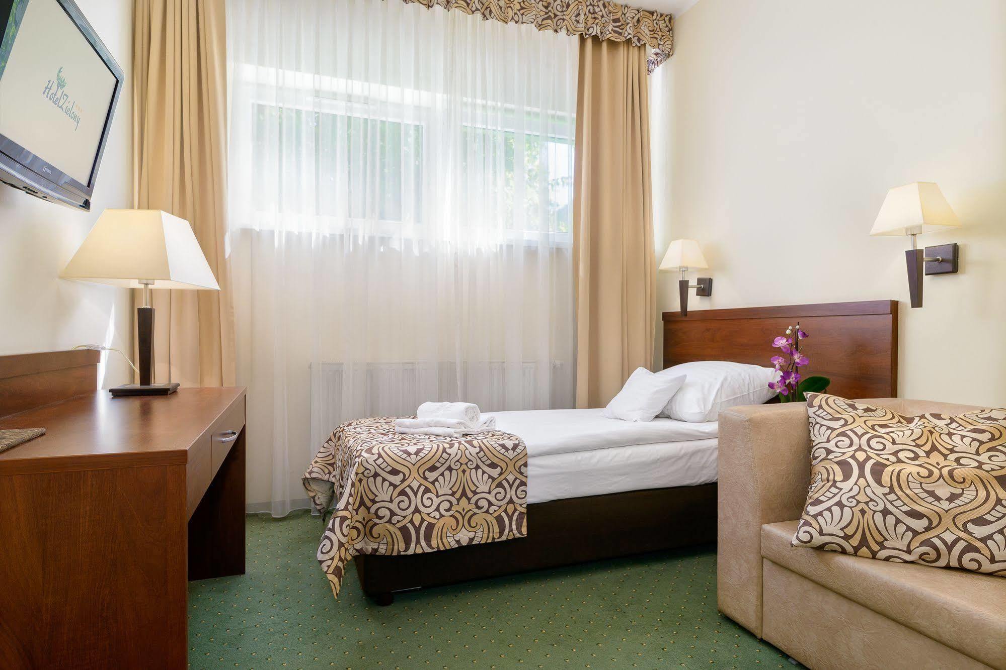 Hotel Zielony ポズナン エクステリア 写真