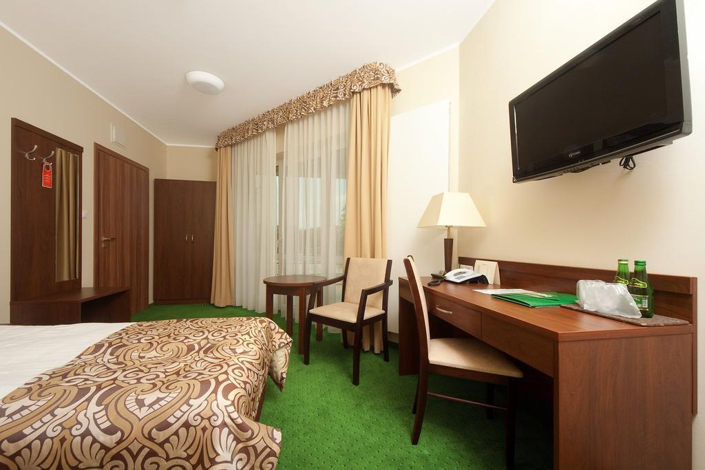 Hotel Zielony ポズナン エクステリア 写真