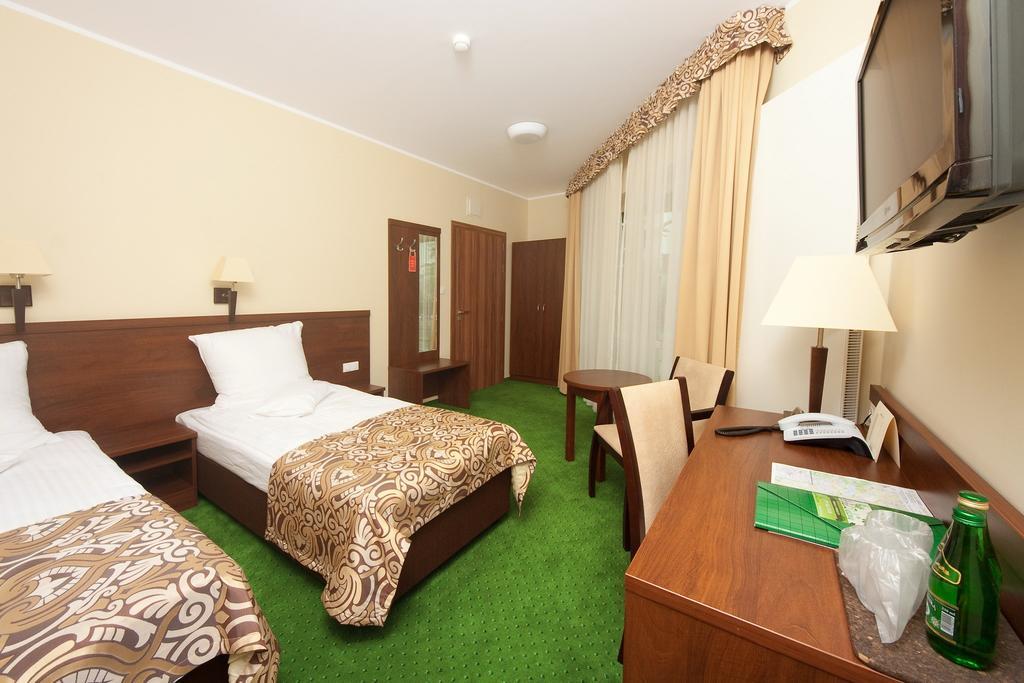Hotel Zielony ポズナン エクステリア 写真